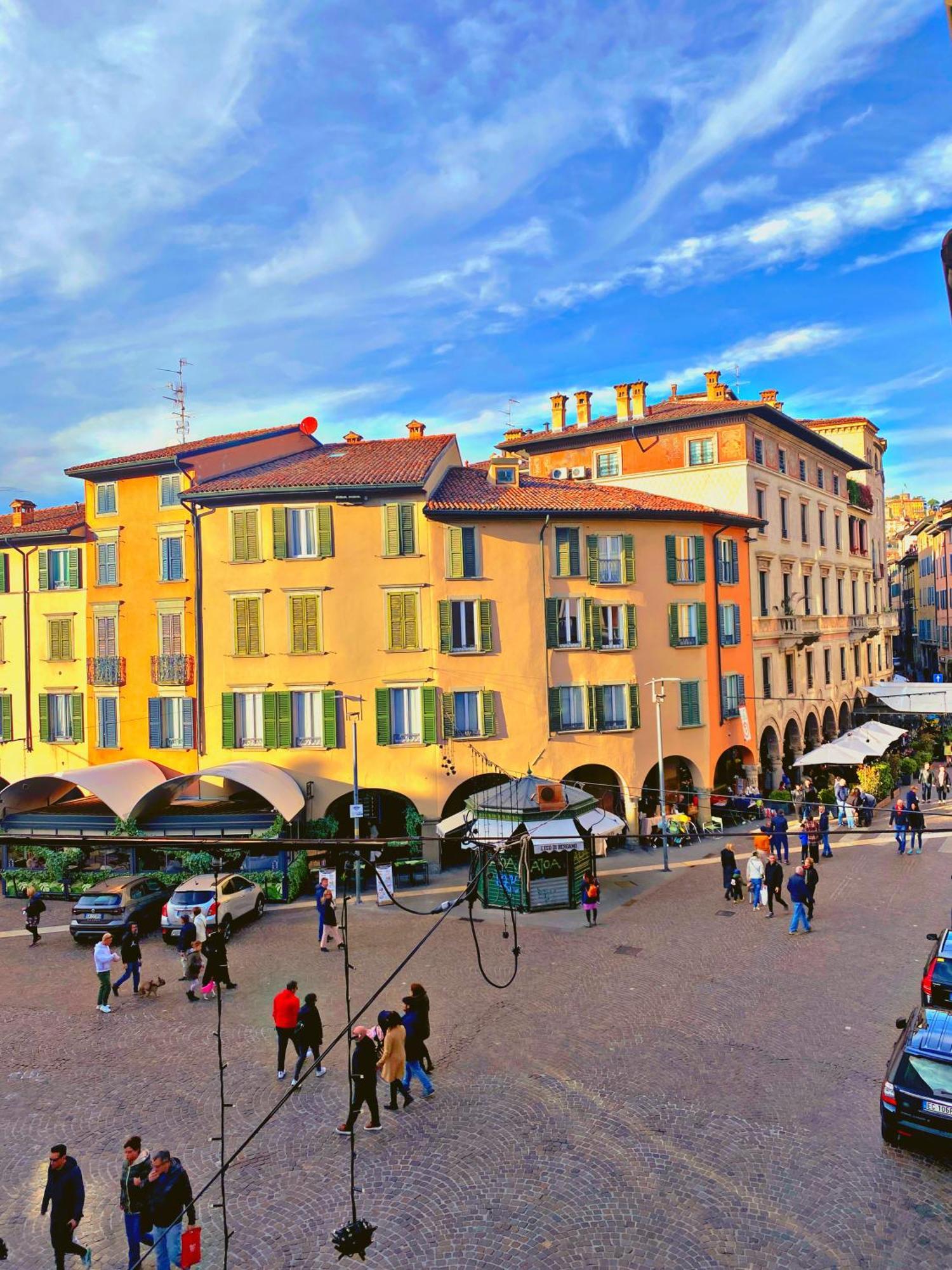 Appartamento Bergamo Centro Piazza Pontida - The Italian Escape Extérieur photo